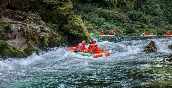 黃龍洞、天門仙山、猛洞河、鳳凰古城“湘西神秘之旅”5日游