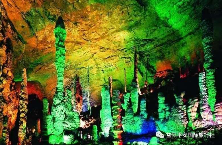 　張家界大峽谷、玻璃橋、黃龍洞品質(zhì)純玩兩日游c2